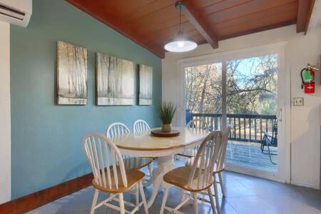 Blue Door Cottage 12 Miles To Yosemite Bbq 오크허스트 외부 사진